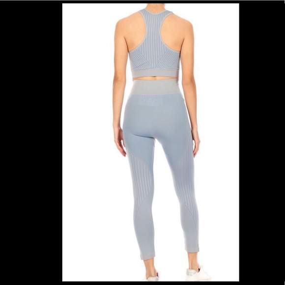 2-Piece Work out Set - Picture 2 of 2